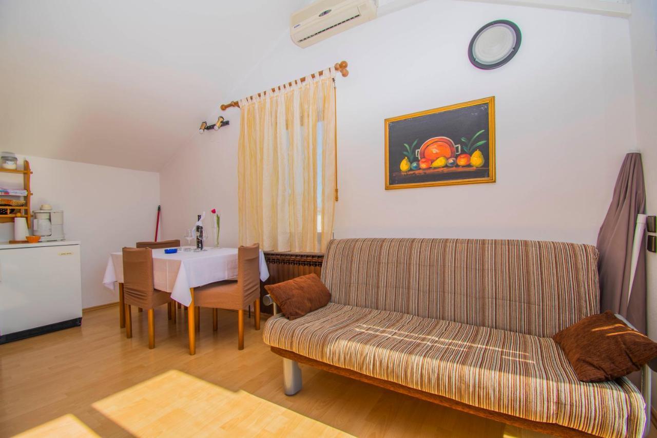 Apartments Punta & Vista In Krk Krk Town Exterior photo